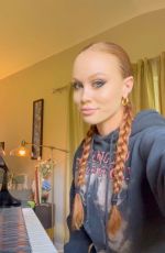 SARAH GIBSON - Instagram Photos 06/29/2022