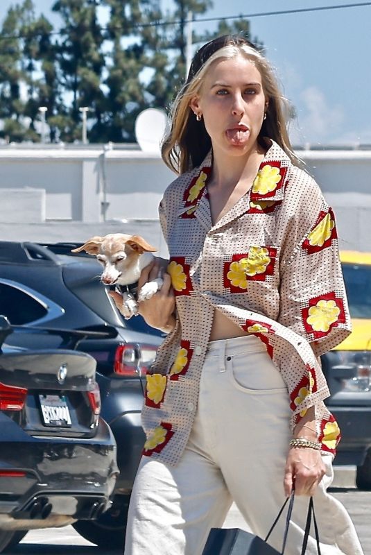 SCOUT WILLIS Out Shopping with Her Dog in Studio City 06/23/2022