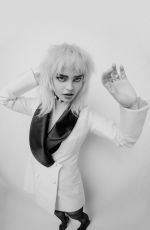 SOPHIE THATCHER for Foxes Magazine, June 2022