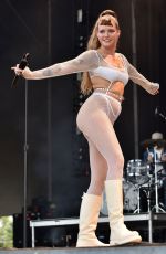TOVE LO Performs at 2022 Bonnaroo Music & Arts Festival in Tennessee 06/17/2022
