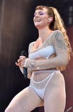 TOVE LO Performs at 2022 Bonnaroo Music & Arts Festival in Tennessee 06/17/2022