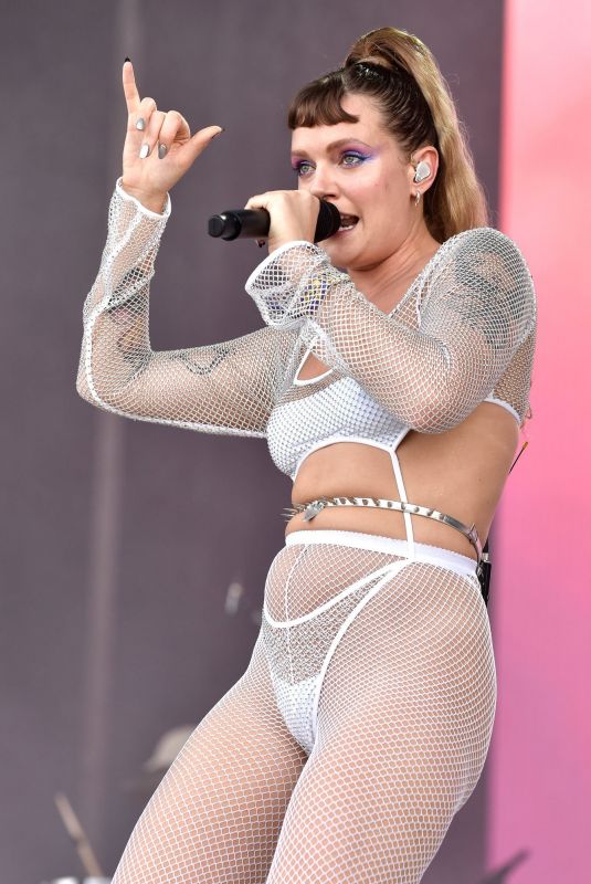 TOVE LO Performs at 2022 Bonnaroo Music & Arts Festival in Tennessee 06/17/2022