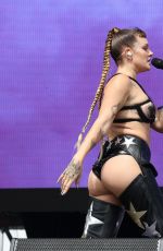 TOVE LO Performs at 2022 Governor