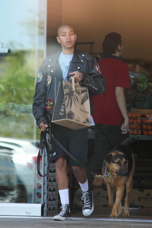 WILLOW SMITH Out Shopping in Calabasas 06/18/2022