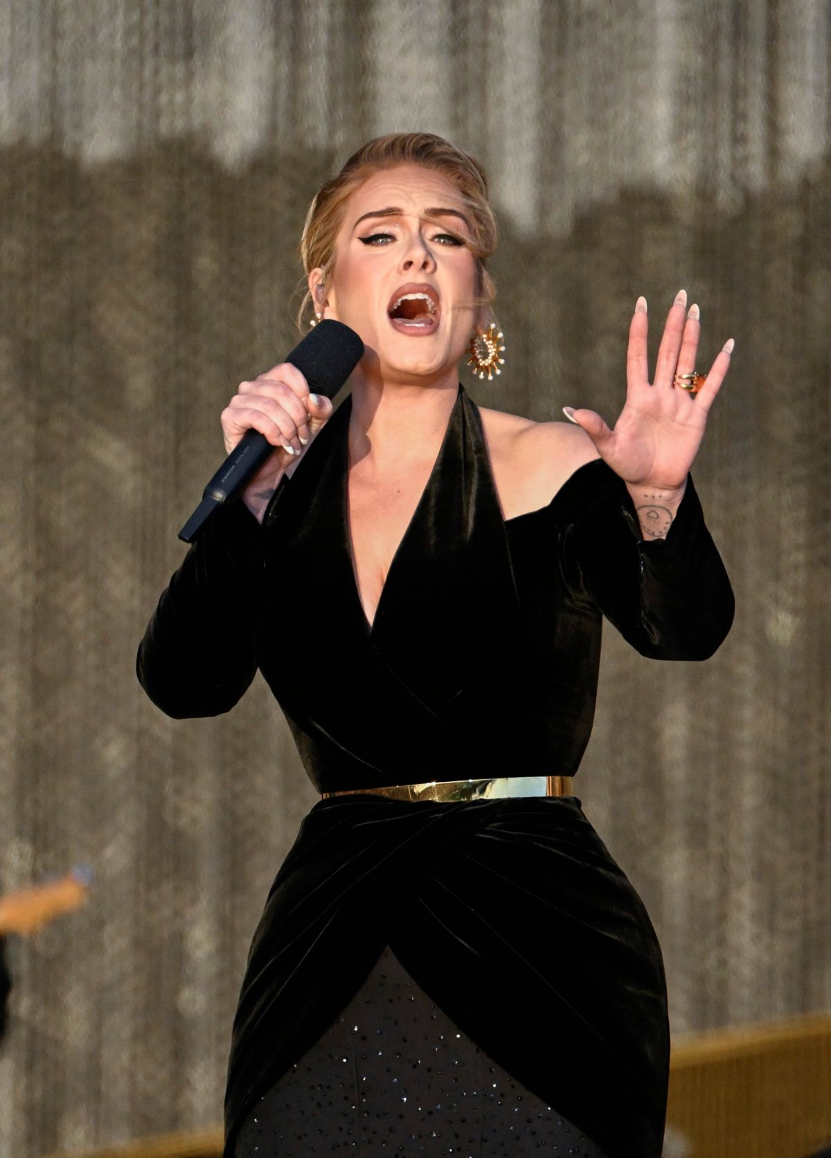 ADELE Performs at American Express Present BST Hyde Park in London  07/01/2022 – HawtCelebs
