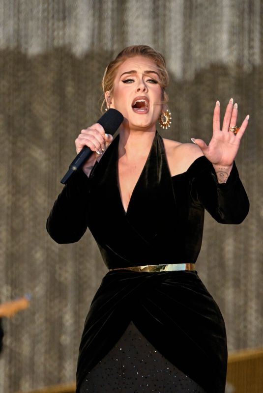 ADELE Performs at American Express Present BST Hyde Park in London 07/01/2022