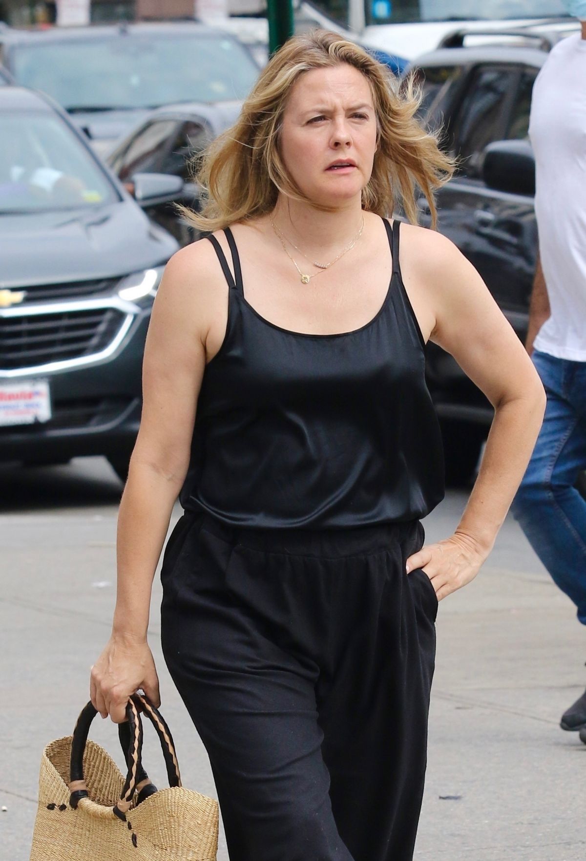 ALICIA SILVERSTONE Out for Lunch with a Friend in New York 07/29/2022