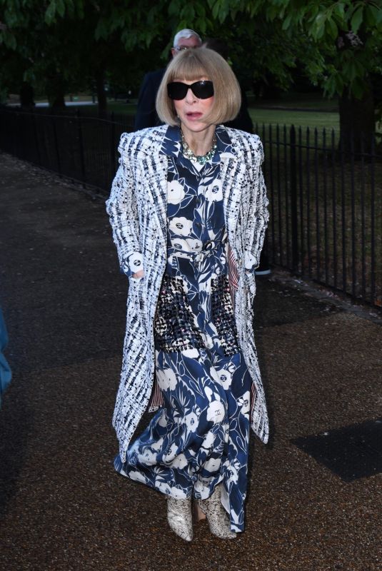 ANNA WINTOUR Arrives at Serpentine Gallery Sumner Party in London 06/30/2022