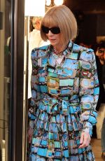 ANNA WINTOUR Leaves Azzedine Alaia Show at Paris Fashion Week 07/03/2022