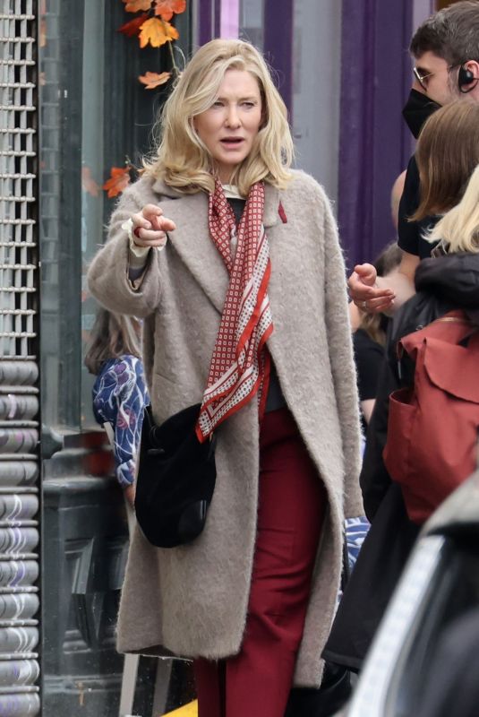 CATE BLANCHETT on the Set of Disclaimer in Notting Hill 07/15/2022
