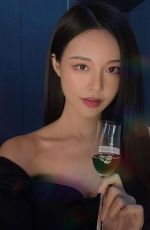 CATHRYN LI - Instagram Photos and Videos 07/14/2022