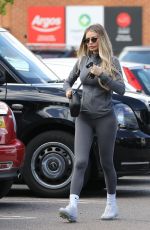 CHLOE SIMS Shopping at a Supermarket in Essex 06/09/2022