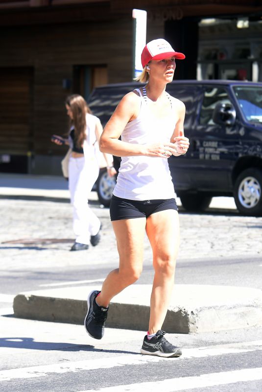 CLAIRE DANES Out Jogging in New York 07/18/2022