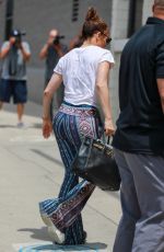 EJNNIFER LOPEZ Arrives at Her Dance Studio in Los Angeles 07/20/2022