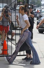 EJNNIFER LOPEZ Arrives at Her Dance Studio in Los Angeles 07/20/2022