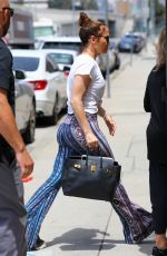 EJNNIFER LOPEZ Arrives at Her Dance Studio in Los Angeles 07/20/2022