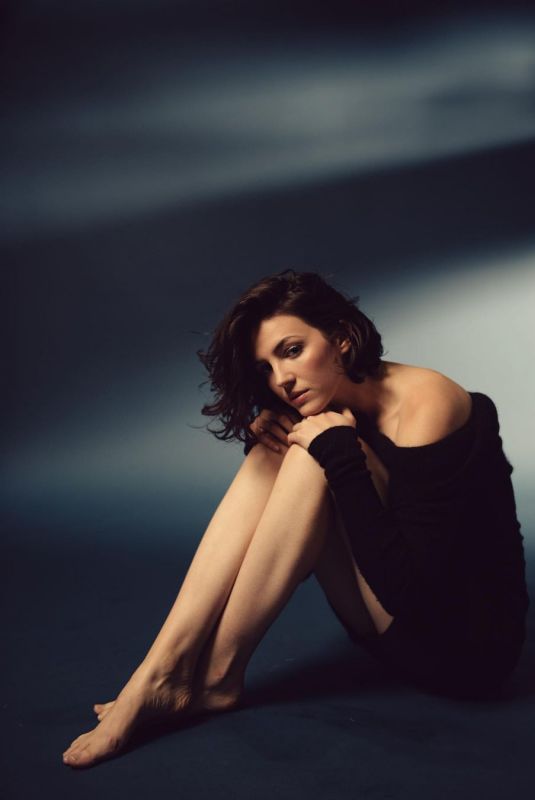 ELLA HUNT - The Closer Stage Play Promos, June 2022