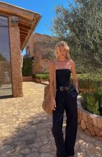 ELSA HOSK - Instagram Photos 07/25/2022