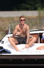 HAILEY and Justin BIEBER at a Boat in Coeur d