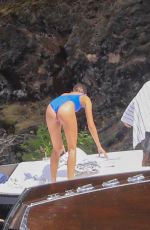 HAILEY and Justin BIEBER at a Boat in Coeur d