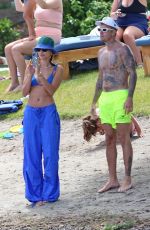 HAILEY and Justin BIEBER, LAUREN SCRUGGS, Jason Keneddy and Usher at a Lake in Idaho 07/05/2022