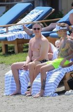 HAILEY and Justin BIEBER, LAUREN SCRUGGS, Jason Keneddy and Usher at a Lake in Idaho 07/05/2022