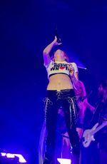 HALSEY Joins Machine Gun Kelly on Stage at The Forum in Inglewood 07/13/2022