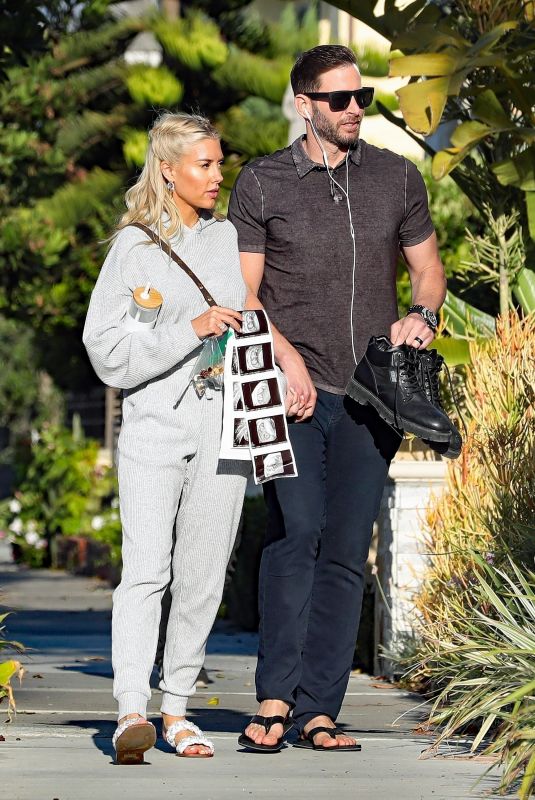 HEATHER RAE and Tarek El Moussa Out in Newport Beach 07/14/2022