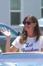 JENNIFER GARNER at 4th of July Parade in Pacific Palisades 07/04/2022