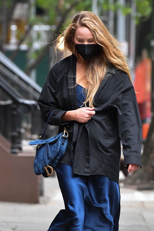JENNIFER LAWRENCE Out and About in New York 07/27/2022