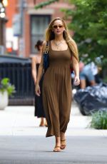 JENNIFER LAWRENCE Out with a Friend in New York 07/30/2022