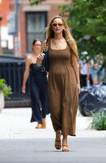 JENNIFER LAWRENCE Out with a Friend in New York 07/30/2022