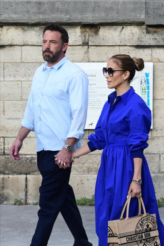 JENNIFER LOPEZ and Bean Affleck at Musee de l
