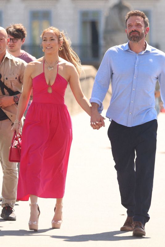 JENNIFER LOPEZ and Ben Affleck Out on Pont du Carrousel in Paris 07/24/2022