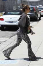 JENNIFER LOPEZ Arrives at a Dance Studio in Los Angeles 07/16/2022