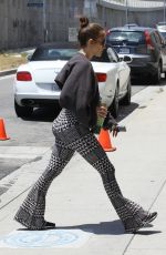 JENNIFER LOPEZ Arrives at a Dance Studio in Los Angeles 07/16/2022