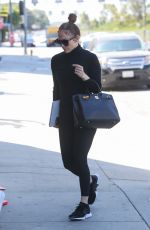 JENNIFER LOPEZ Arrives at a Gym in Los Angeles 07/19/2022