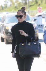 JENNIFER LOPEZ Arrives at a Gym in Los Angeles 07/19/2022