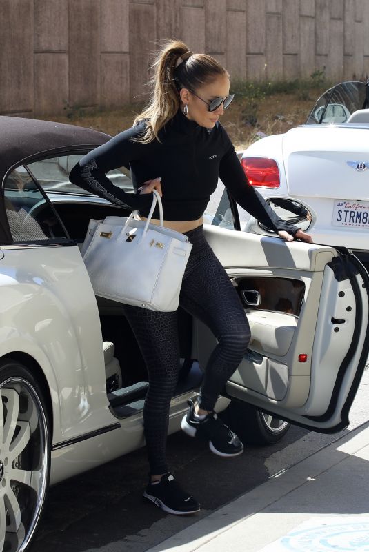 JENNIFER LOPEZ Arrives at Dance Studio in Los Angeles 07/14/2022