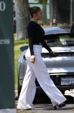 JENNIFER LOPEZ Visits Ben Affleck on the Set of His New Movie in Los Angeles 07/05/2022