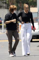 JENNIFER LOPEZ Visits Ben Affleck on the Set of His New Movie in Los Angeles 07/05/2022