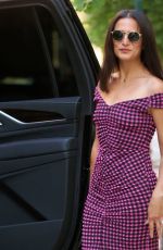 JENNY SLATE Heading to Live with Kelly Ripa and Ryan Seacrest in New York 07/27/2022