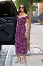 JENNY SLATE Heading to Live with Kelly Ripa and Ryan Seacrest in New York 07/27/2022