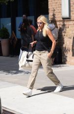 JILLIAN FINK DEMPSEY Leves Her Hotel in New York 07/12/2022
