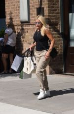 JILLIAN FINK DEMPSEY Leves Her Hotel in New York 07/12/2022