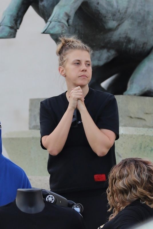 JODIE SWEETIN Hosts a #fuckthefourth Protest and Vigil in Hollywood 07/04/2022