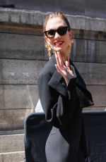 KARLIE KLOSS Leaves Schiaparelli Fashion Show in Paris 07/04/2022