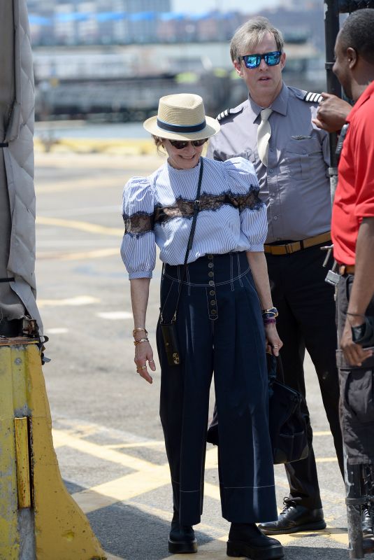 KATE CAPSHAW Arrives to New York Aboard a Helicopter 07/10/2022
