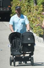 KATHERINE SCHWARZENEGGER and Chris Pratt Out in Los Angeles 06/30/2022