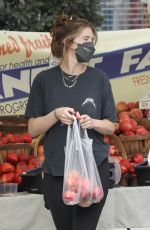 KATHERINE SCHWARZENEGGER Shopping at Farmers Market in Pacific Palisades 07/17/2022